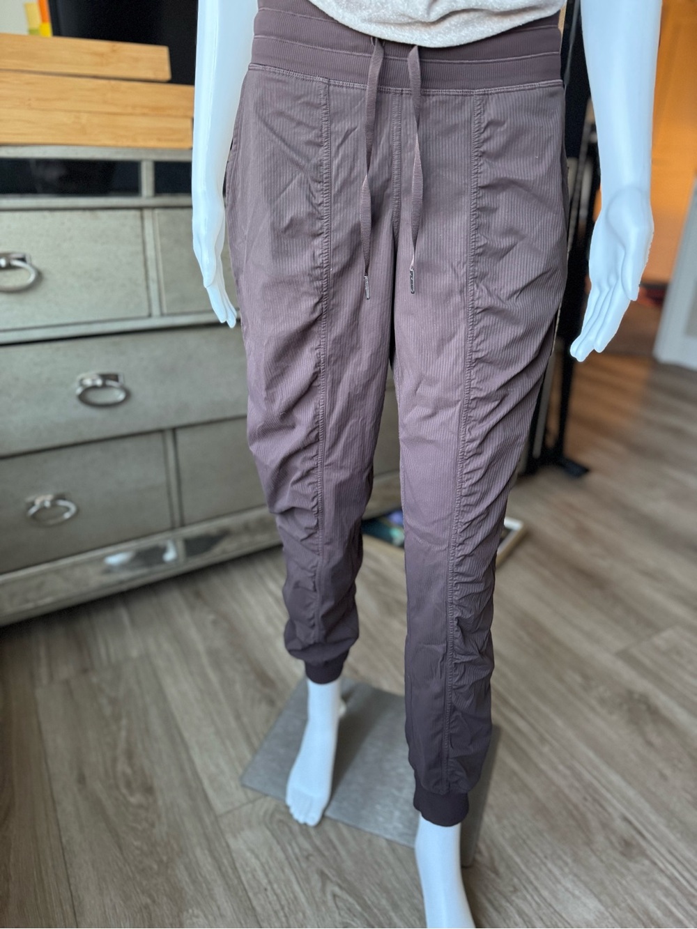 Lululemon Dance Studio Mid-Rise Joggers in Java
